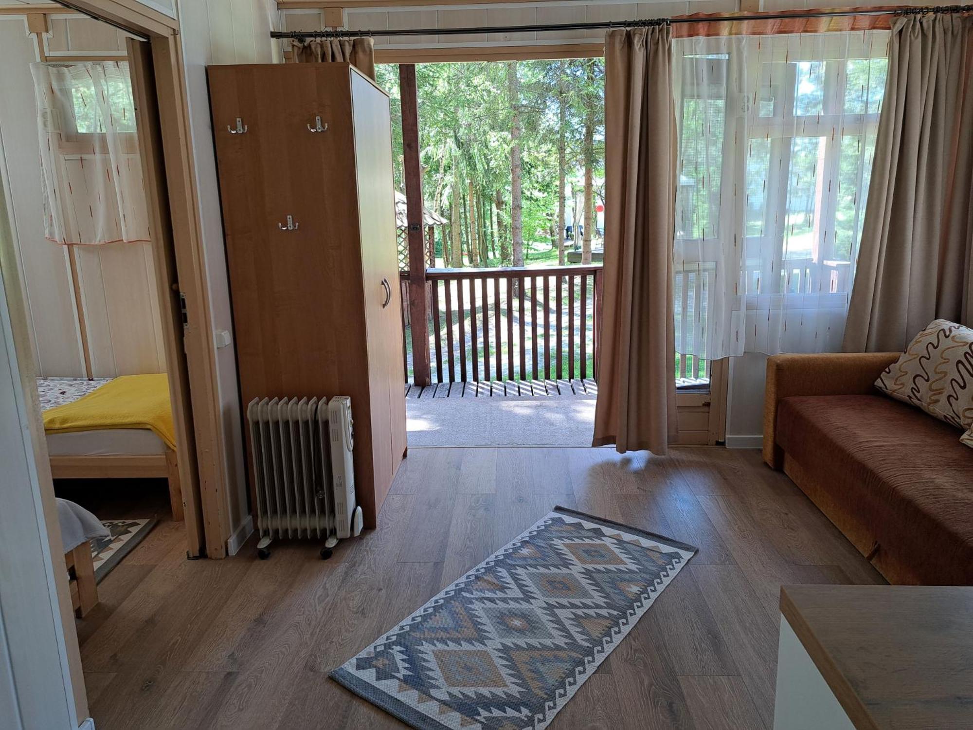Domki , Pokoje Goscinne Ustronie ズビエジニエツ エクステリア 写真